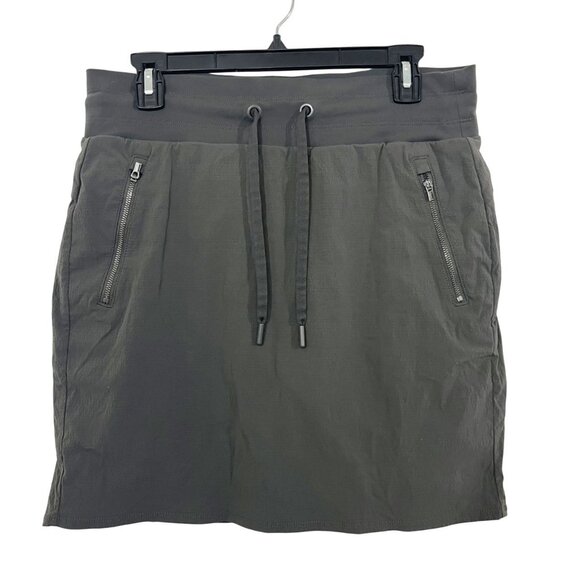 Athleta Pants - Athleta Trekkie North Skort in Gray Skirt Built-In Shorts Athletic - Size 6 Tall